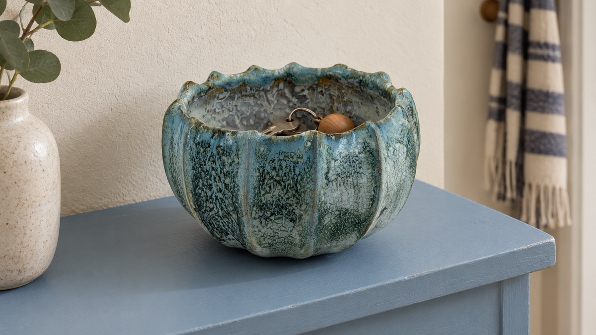 AI-generated setting : Ribbed bowl — blue-green, scene 2.