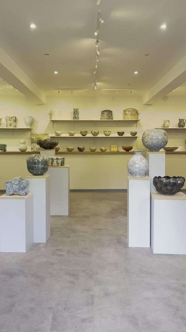 Philippe Dubucs Ausstellungsraum in Coulombs, ein Bild aus dem Video.