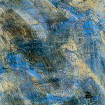 Piatto quadrato blu e verde oliva di Philippe Dubuc, dettaglio della superficie smaltata.