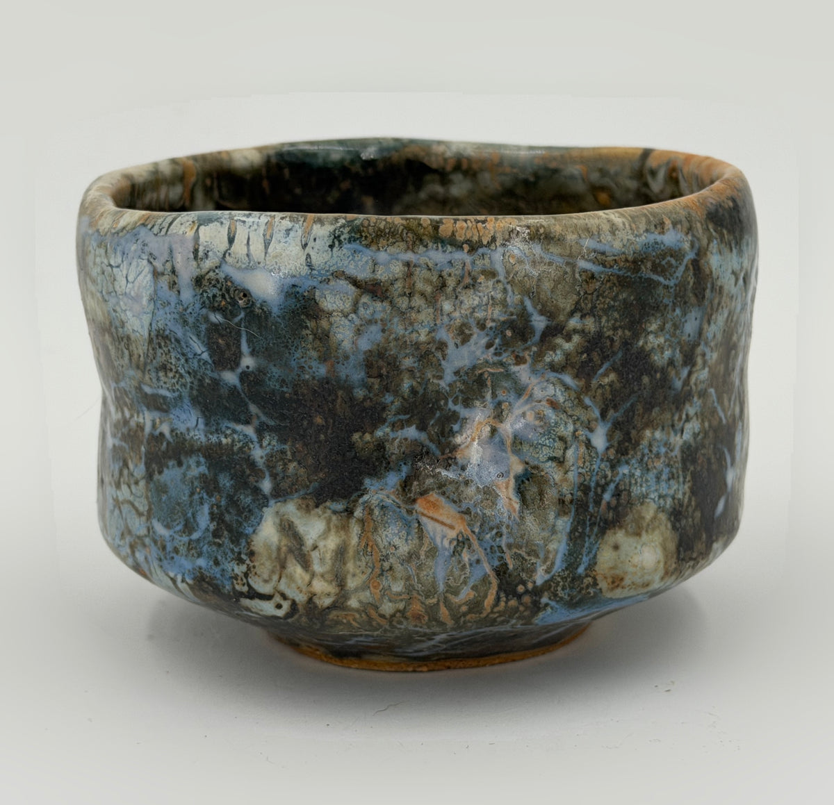 Chawan blu grigio con zone scure — Veduta completa, 1.