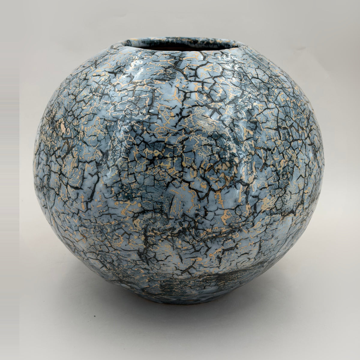 Vase — Blaugrau mit dunklem Liniennetz — Gesamtansicht, 4.