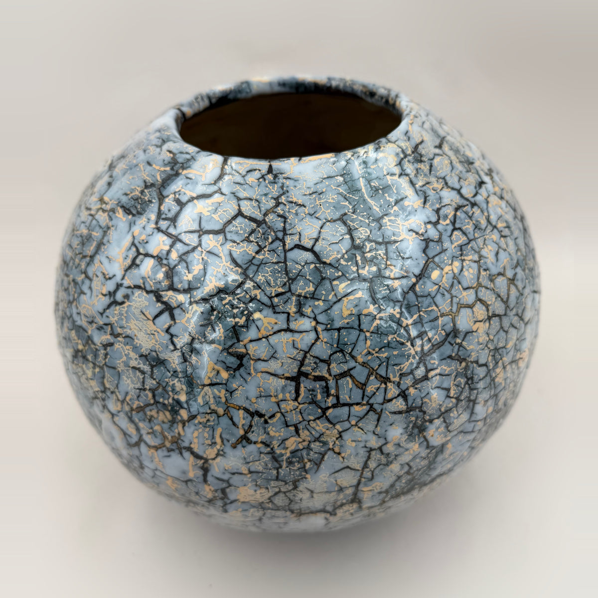Vase — blue-grey with a dark network — Full view, 5.