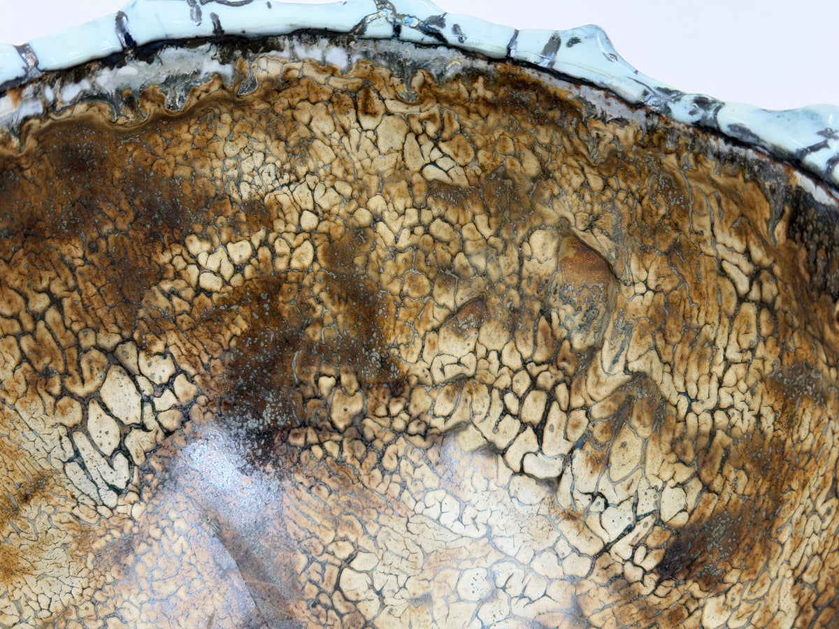 Gerippte Schale — Blaugrau mit schwarzem Netz — Detail der Glasur, 5.