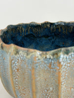 Coupe côtelée — bleu pâle et intérieur bleu — Détail de l’émail, 4.