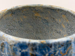 Cuenco — azul profundo y trama ocre — Detalle del esmalte, 4.