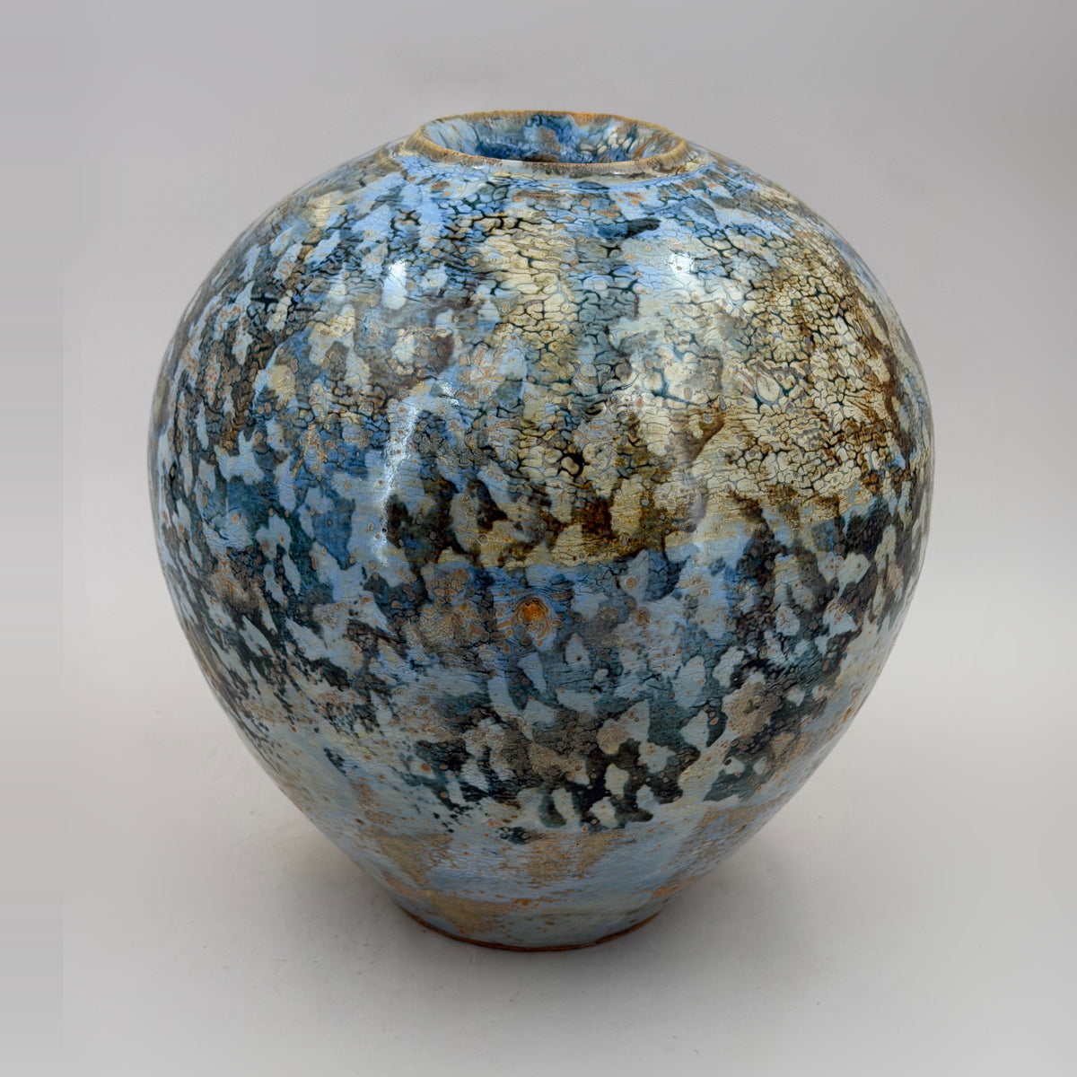 Vaas — blauw, crème en bruine accenten — Volledige aanblik, 9.