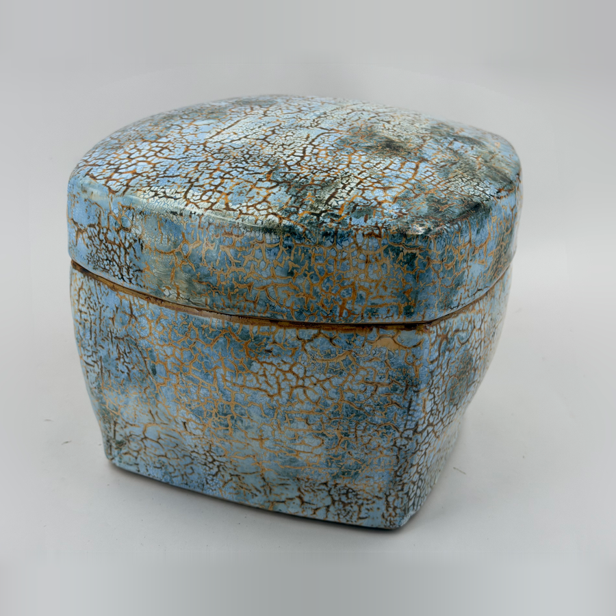 Blue grey box with an ochre network — Full view, 1.