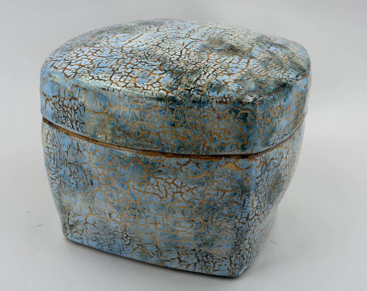 Blue grey box with an ochre network — Full view, 1.