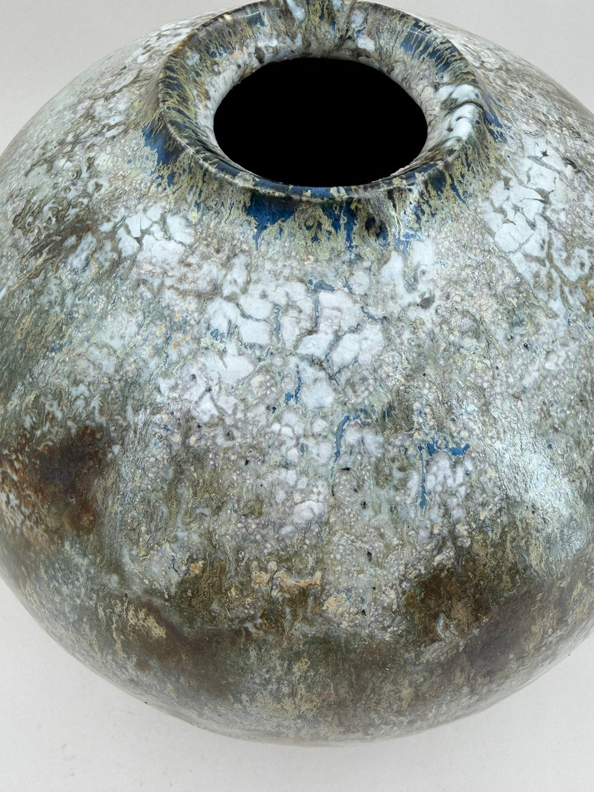 Vase — blue-grey and olive tones — Detail of the glaze, 7.
