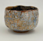 Chawan azzurro pallido con reticolo ocra — Veduta completa, 1.